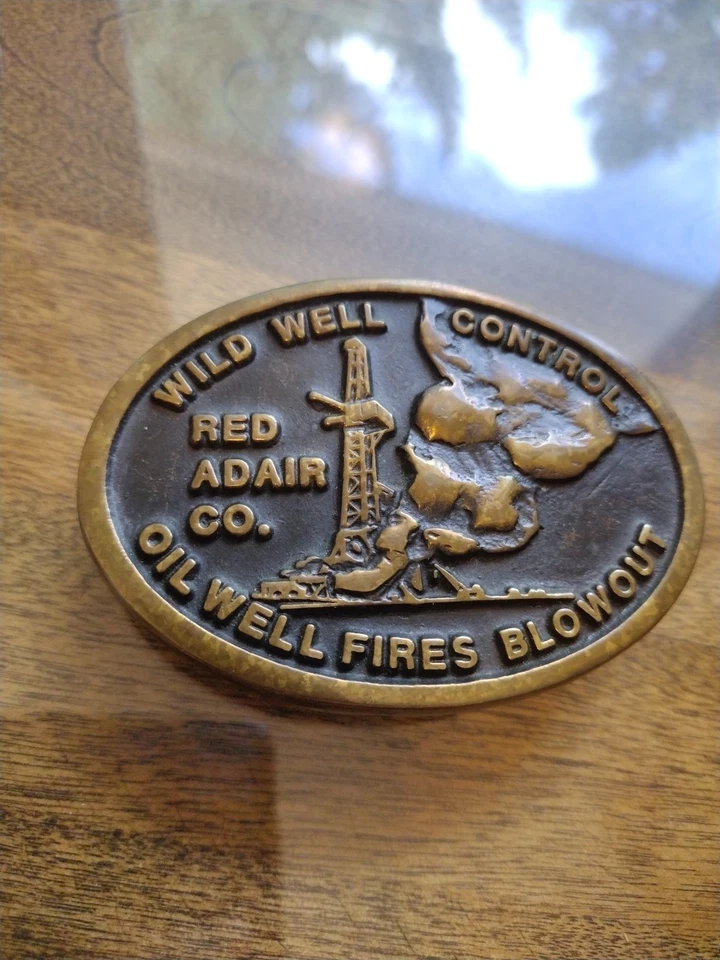 DE COLECCIÓN AÑOS 70 *RED ADAIR CO WILD WELL CONTROL* HEBILLA DE CINTURÓN DE CAMPO PETROLÍFERO Foto 3 de 4