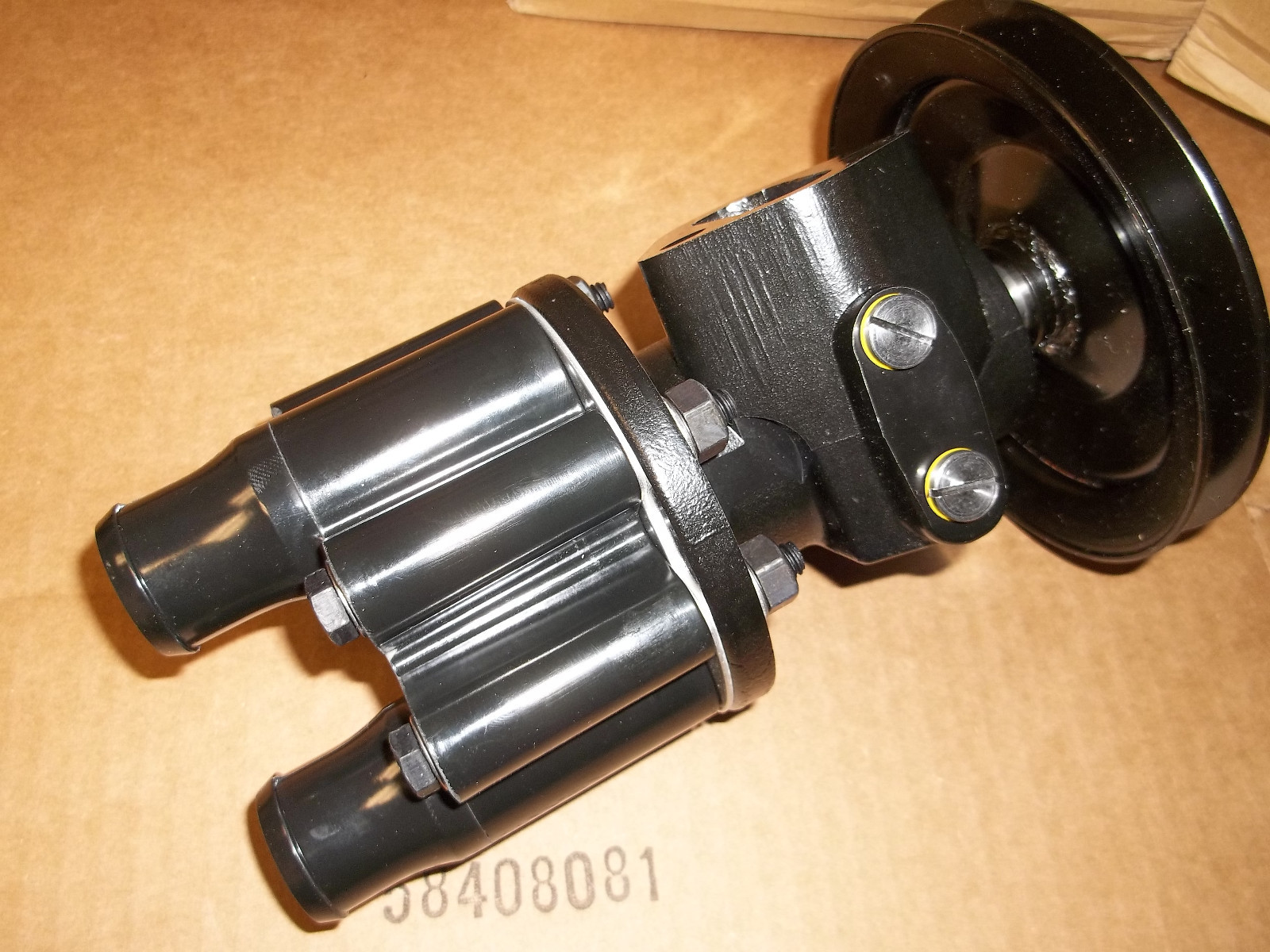 raw Sea Water Pump belt driven fuel W pulley MerCruiser Bravo 454 502 7