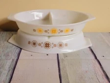 2 PYREX TOWN & COUNTRY DIVIDED DISHES