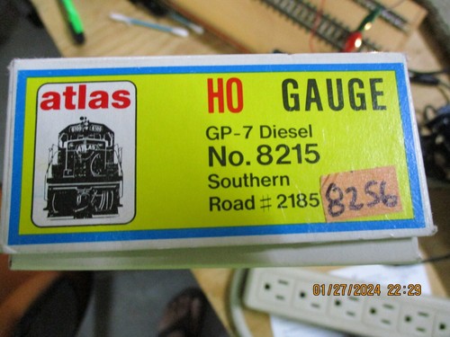 SOUTHERN 8256 Atlas/Kato 8215 HO GP7 DC,USED. KADEE #5 KNUCKLE COUPLERS - Picture 9 of 11
