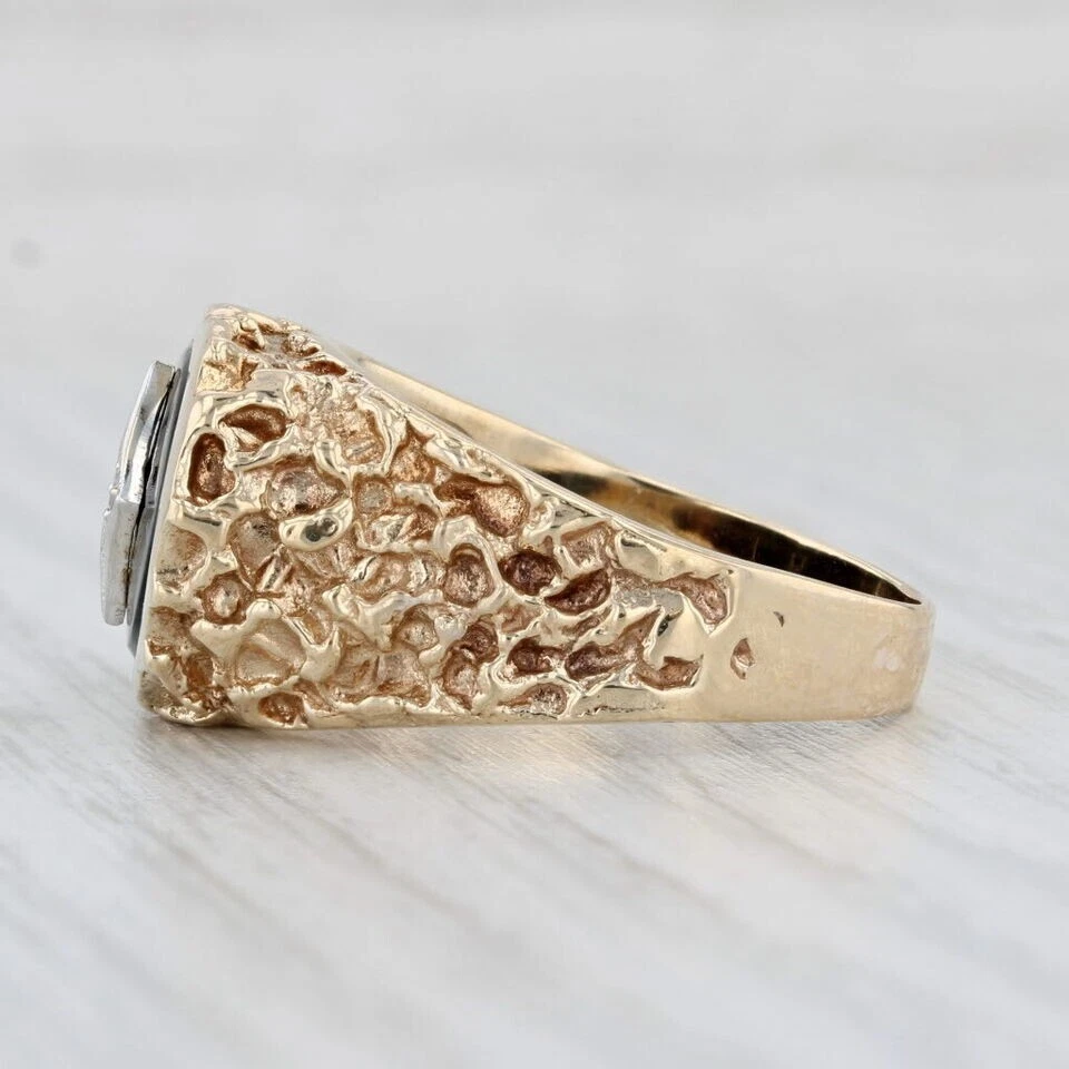 Винтажное мужское кольцо-печатка из желтого золота 10 карат с ониксом и бриллиантами - Изображение 3 из 4