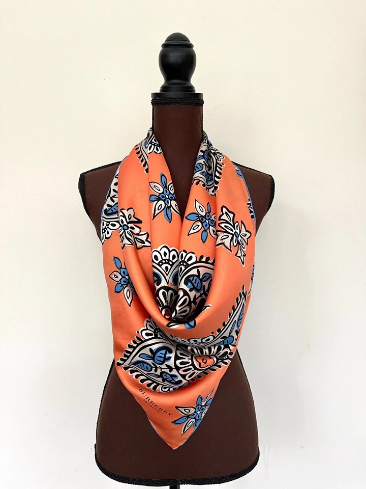 Bufanda unisex Burberry Prorsum Lucky Alhambra azul flor naranja envoltura de seda Foto 2 de 4