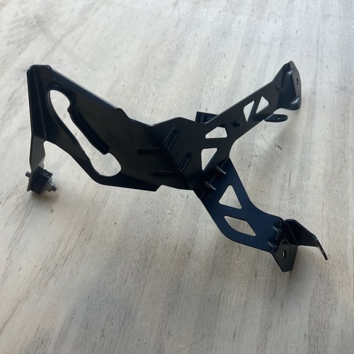 Genuine Mercedes OEM A45 CLA45 radiator cooler bracket right A1765000431 - Picture 2 of 11
