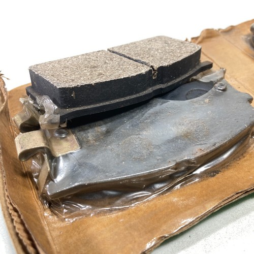 Akebono A-100WK Front Disc Brake Pads Fit For Isuzu KB Pickup KBD21 26 41 NOS - Bild 4 von 9