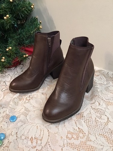 Bamboo ANKLE boots size 5 1/2 M Brown 