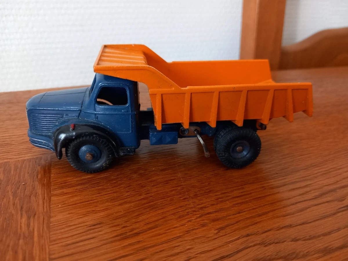 Dinky Toys, Truck Berliet Plateau Container, Talon Original (not Atlas) A