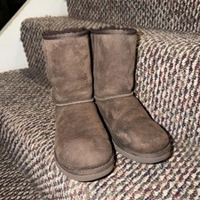 UGG Kids Classic Boots -Dark Brown Size 5 Youth Girls