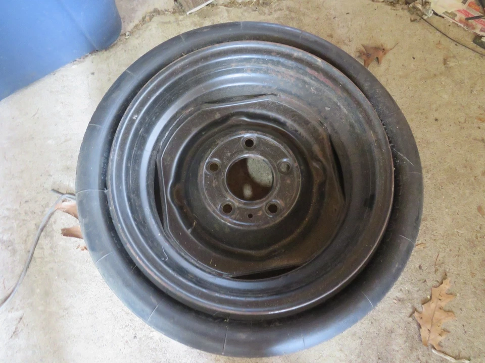 88 PONTIAC FORMULA TRANS AM neumático de repuesto inflable con bote inflador Foto 2 de 4