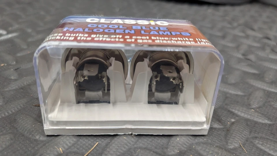 2 H4 472 Bright Classic Cool Blue White Xenon Look Front Headlight Halogen Bulbs - Image 2 of 3