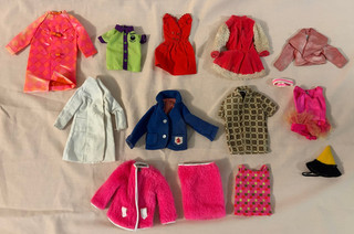 LOT OF VINTAGE BARBIE CLOTHES