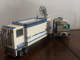 LEGO City: Mobile Police Unit (7288)W/box, W/instructions, 100% Complete RETIRED