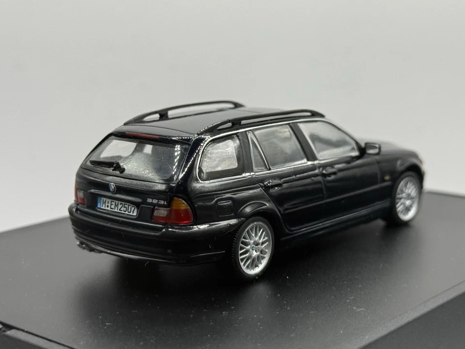 BMW 323i Touring E46 1/43 Minichamps - Photo 2/4
