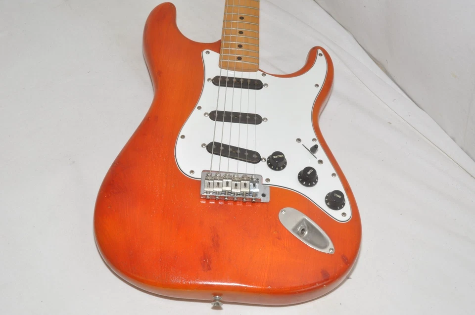 Fernandes Large Head Stratocaster Electric Guitar Ref No 7290 - Image 2 of 4