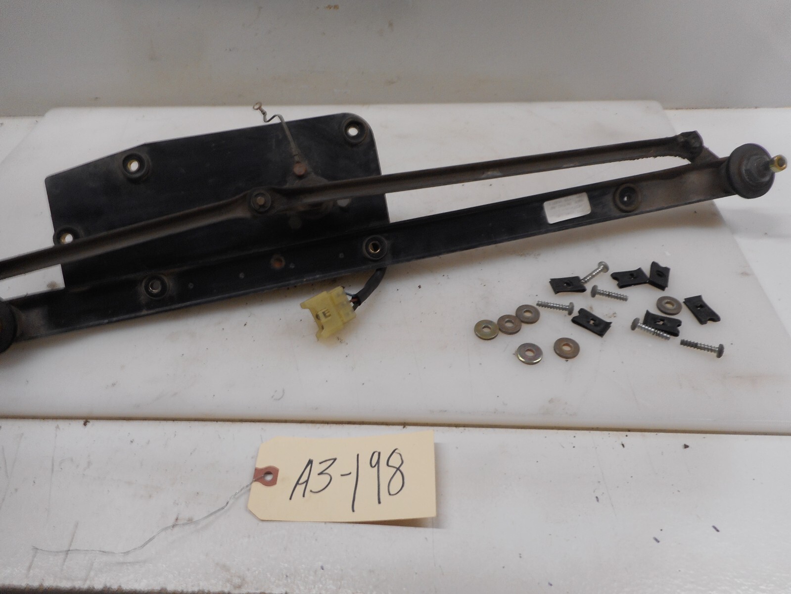 1997 LAND ROVER DISCOVERY WINDSHIELD WIPER TRANSMISSION W/ MOTOR TESTED