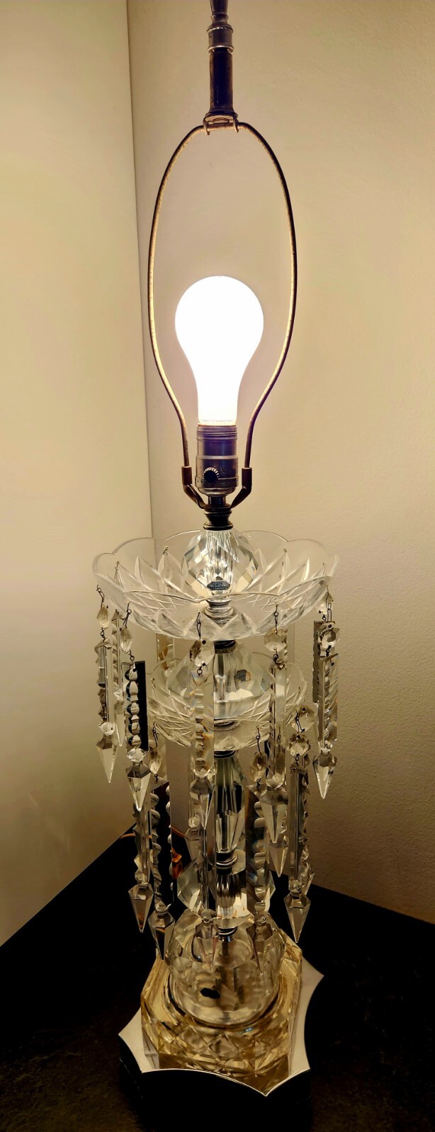 Vintage Mid Century Hollywood Regency 2 Tier Crystal Prisms Table Lamp