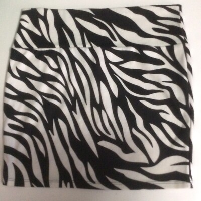 Loop 18 Pencil  Skirt Animal  Print Black White Size 9 / 11 Made in USA  NWT