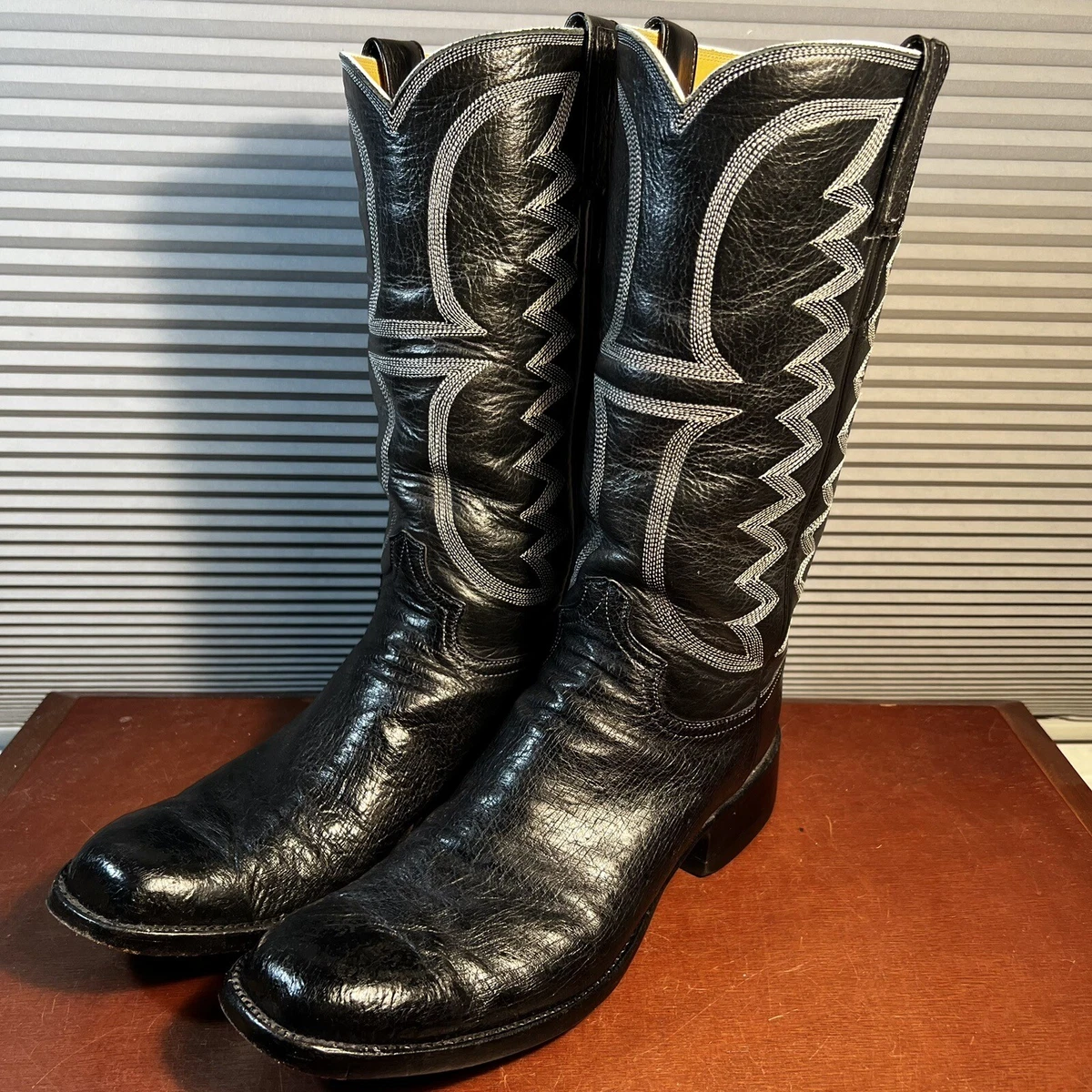 Custom made cowboy clearance boots near me