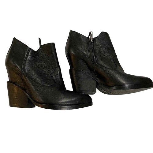 Lifestride Arden Prairie Faux Suede Traveler Ankle Booties Women's