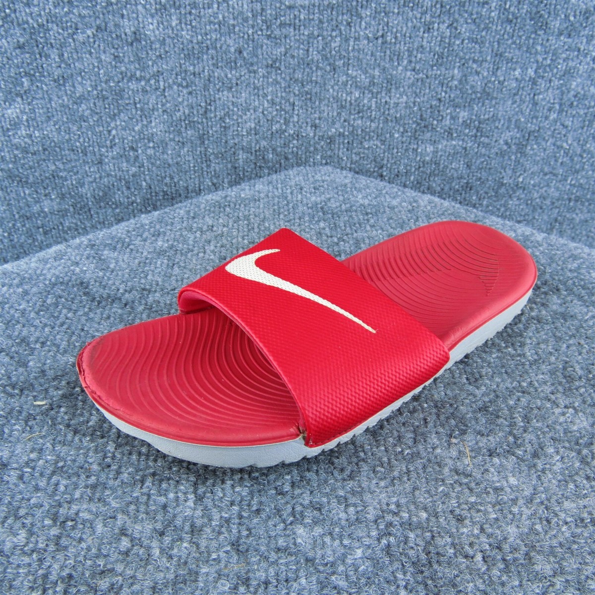 Nike Boys Slide Shoes Sandal Red Synthetic Slip On Size Y 3  display picture 1