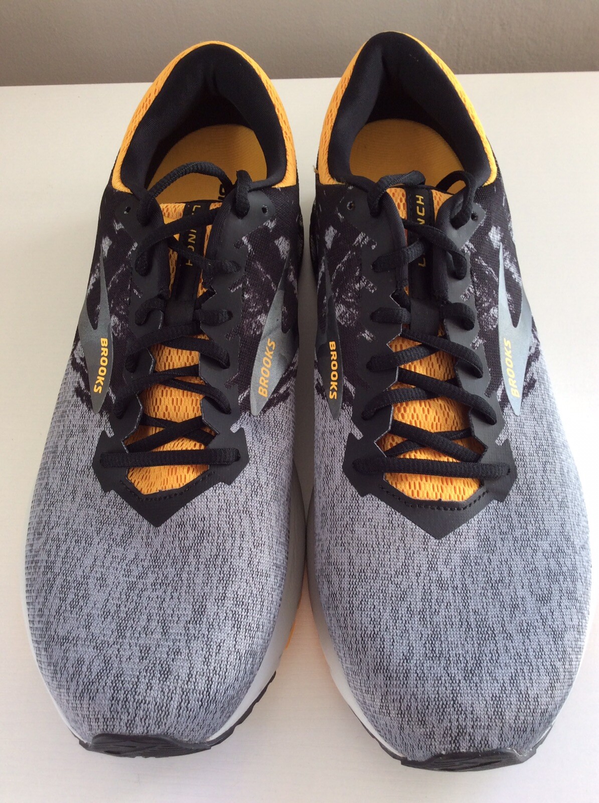 brooks men's pittsburgh launch 6 running shoes