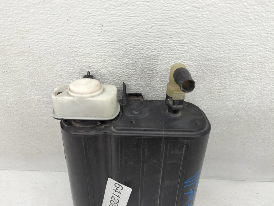 Dodge Durango 2008 bote de carbón de vapor de combustible MO074 Foto 2 de 4