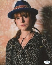Jessie Buckley Sexy Autographed Signed 8x10 Photo ACOA