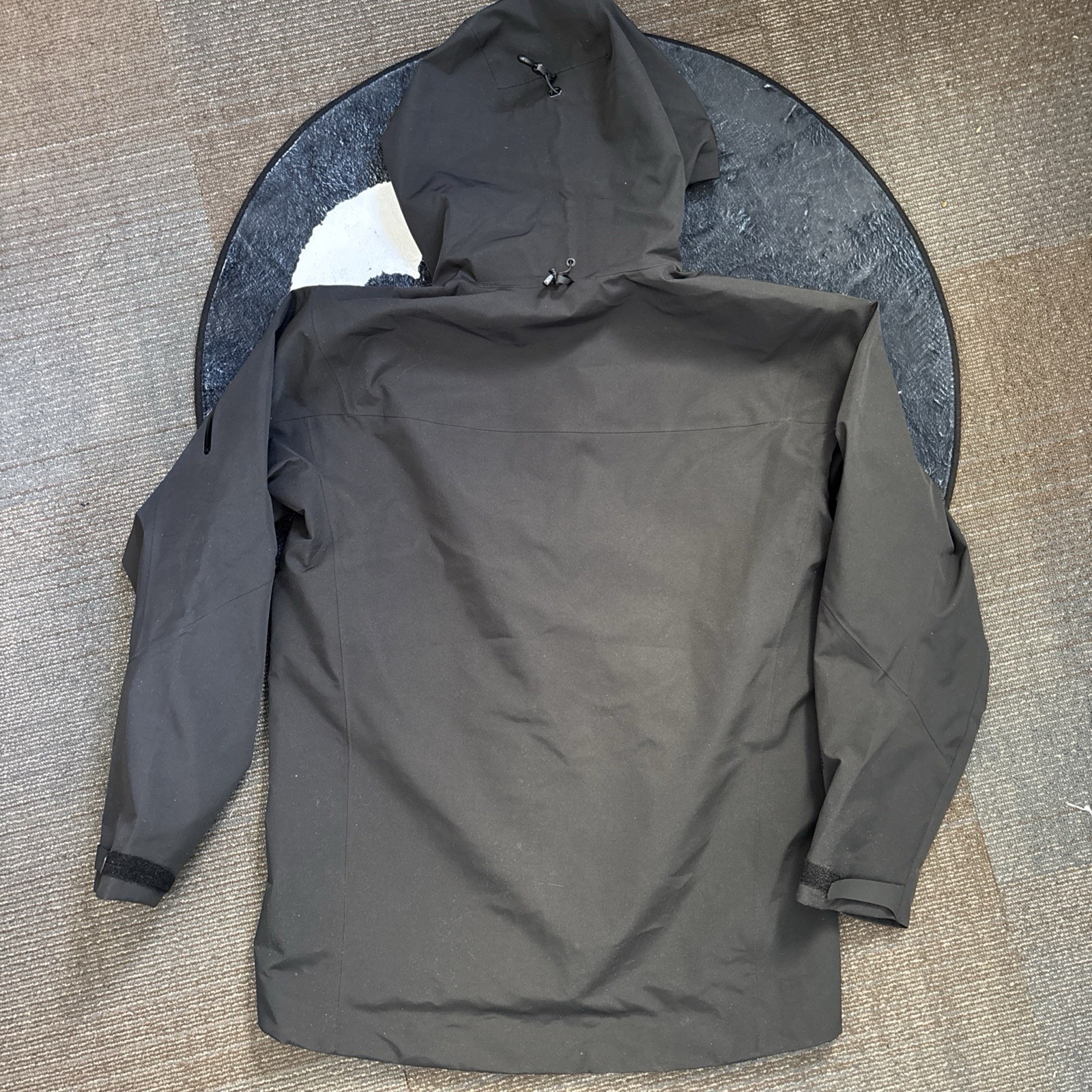 Arc'teryx Water Resistant GORE-TEX Pro Men's Black Rain Jacket Size L thumbnail 10