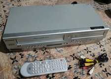 Sylvania DV220SL8 DVD Player / Video Cassette Recorder Combo - W/ Remote Tested