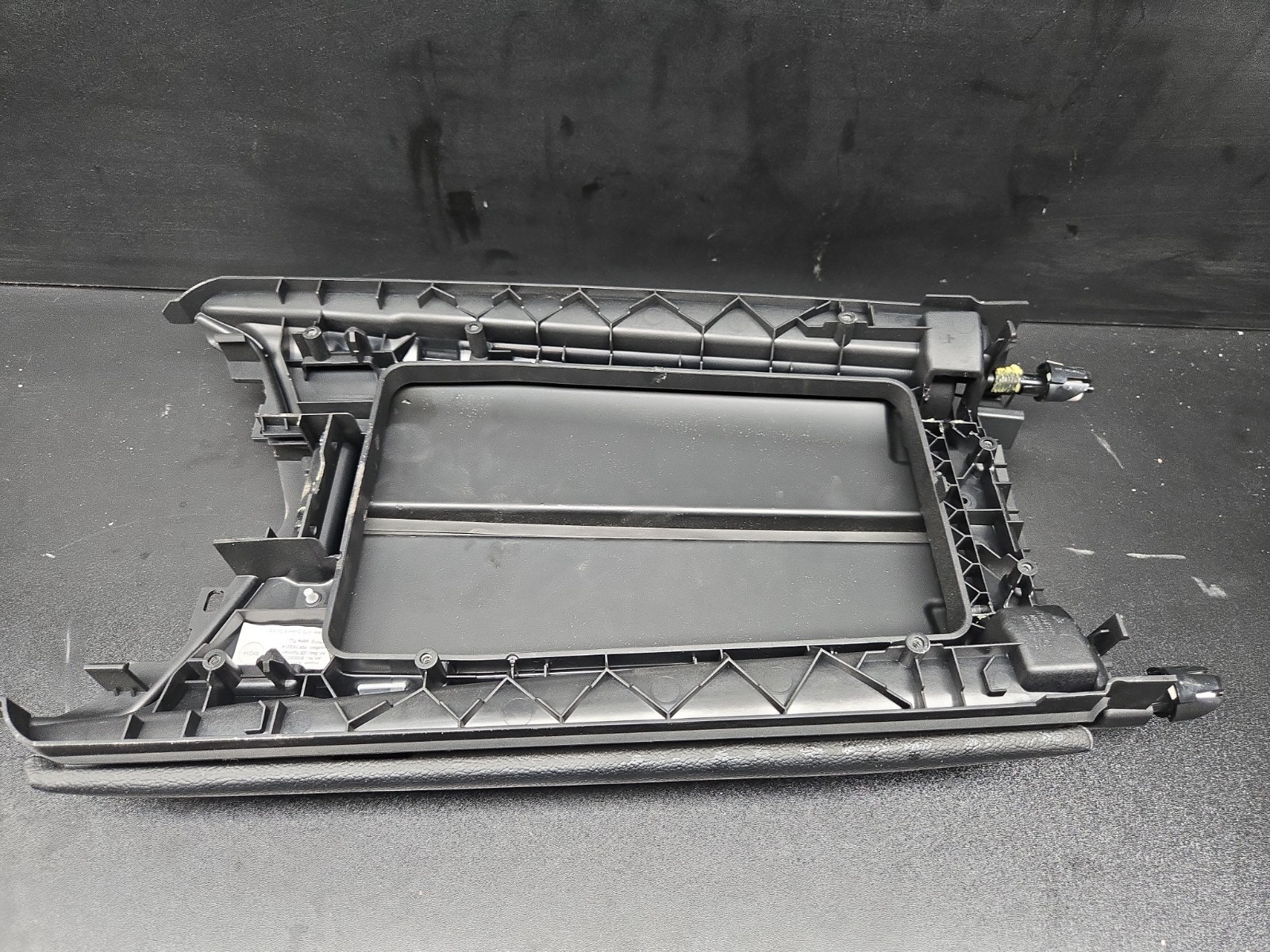 Maserati Ghibli 2014-2022 FRONT Center console