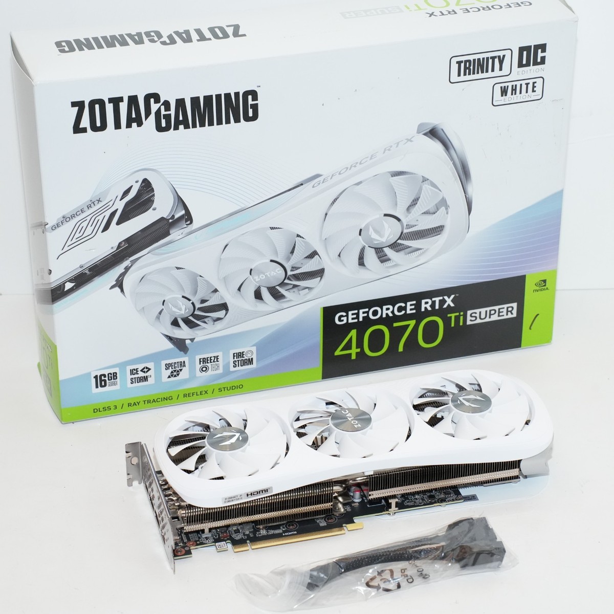 グラフィックボード・グラボ・ビデオカード ZOTAC RTX4070Ti Super Trinity OC White ZOTAC GAMING GeForce RTX 4070 Ti SUPER Trinity OC White