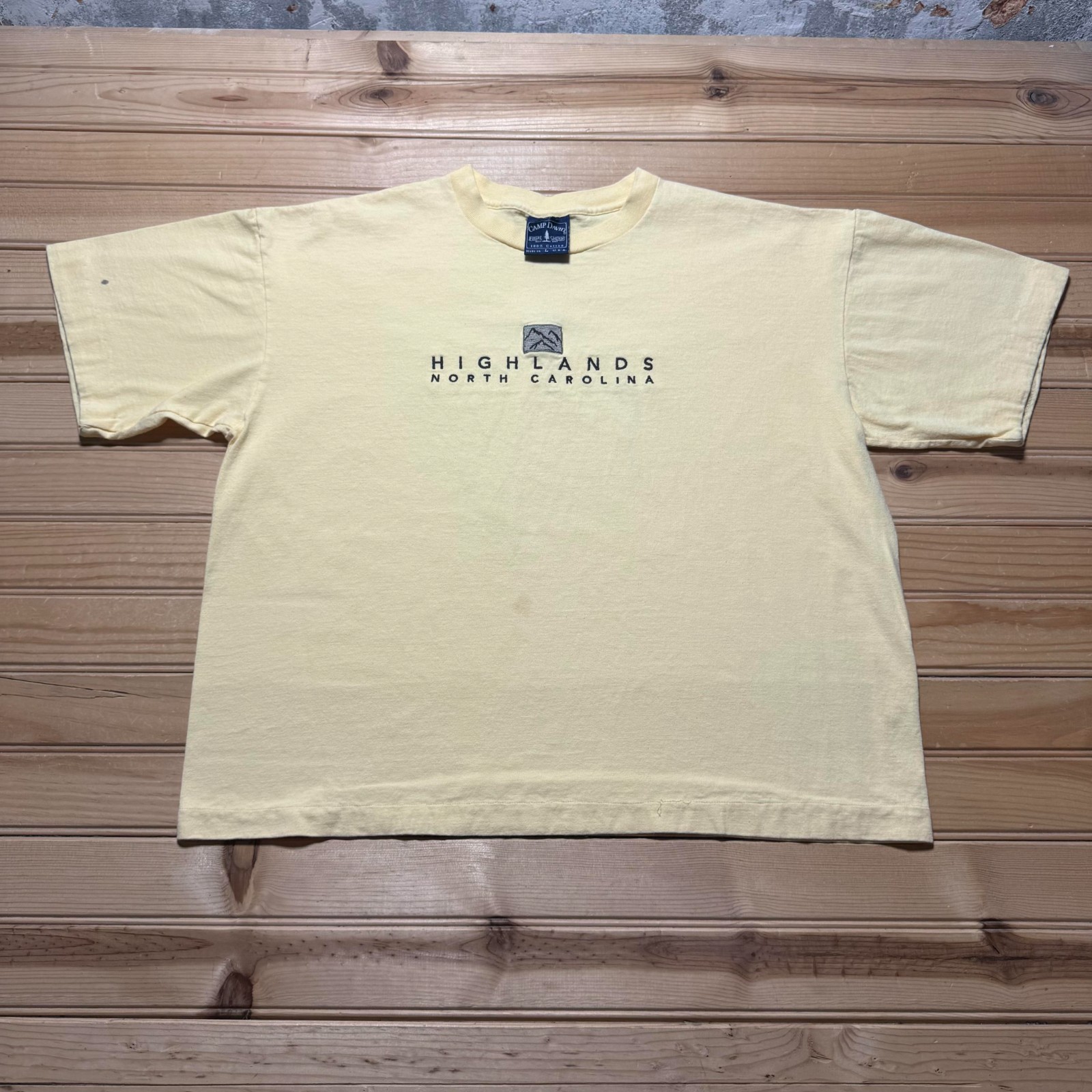 Vintage 90s Highlands North Carolina Mountain Embroidered T-Shirt USA - Large