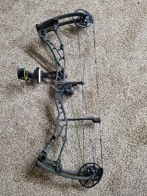 Bowtech Solution SD 50# green with sight and rest same as eva shockey gen 2