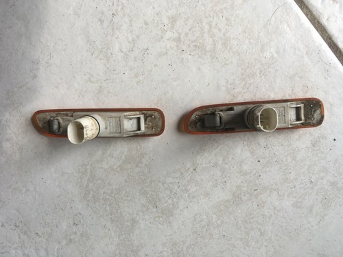 BMW E46 TURN INDICATOR BLINKER IN FRONT GUARD...1997-2006 - Picture 2 of 3