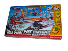 Mattel Hot Wheels RARE Trick Tracks Max Stunt Pack 6 Awesome Stunts 4 cars Huge