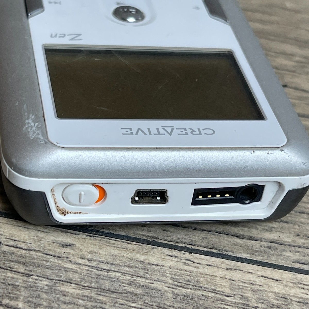 Creative Labs Zen DAP-HD0014　MP3プレイヤー Creative Labs Zen DAP-HD0014 White & Silver Wireless USB 2.0