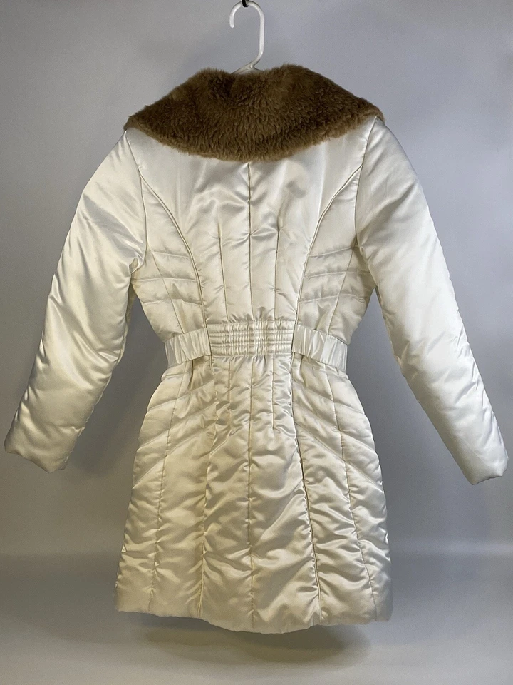 Alfani oro blanco cinturón acolchado con cuello de piel sintética en muy buen estado Foto 2 de 4