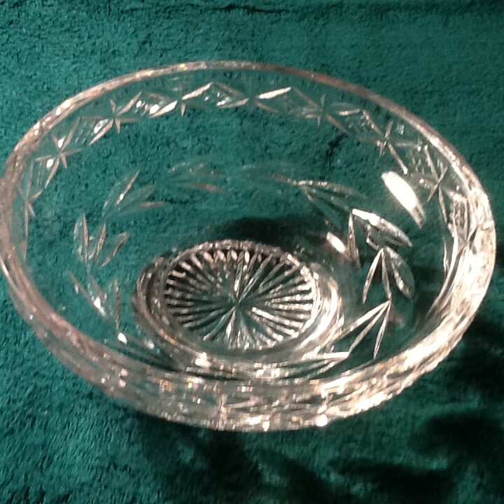 TIPPERARY IRISH CUT CRYSTAL FOOTED BOWL 6-3/8 x 2-7/8    #- 19041-?