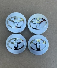 4x TOYOTA WHEEL RIMS CENTER HUB CAP CAPS SILVER BASE CHROME LOGO 62MM CAMRY +MOR