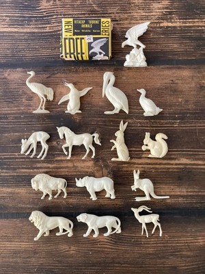 Konvolut 15 Vintage Colemans Vitacup Kunststoff Elfenbein Spielzeug Tierfiguren