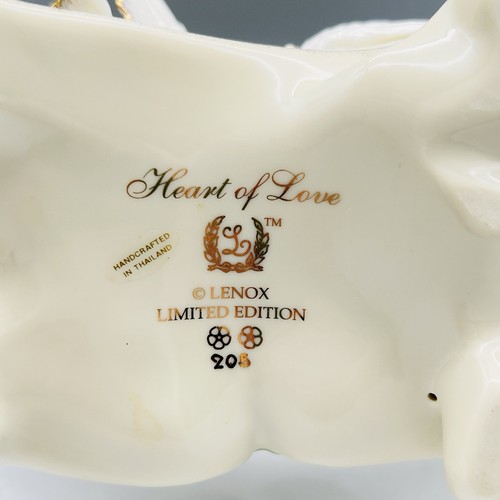 LENOX Heart of Love XL 12" SCULPTURE WEDDING ANNIV CENTERPIECE Dove Flower MINTY - Picture 20 of 21