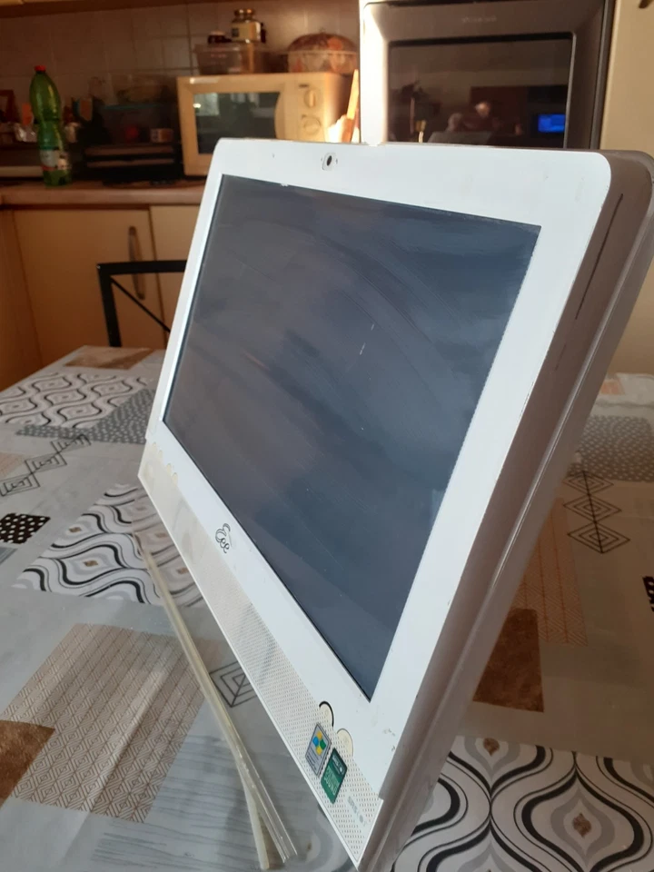 ASUS EEE TOP PC  all-in-one Et  1602 Ram 1 GB HDD 160 GB - Immagine 3 di 3