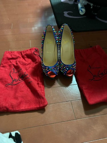 Zapatos de salón Christian Louboutin tachuelas de cuero multicolor EU37/US7 auténticos de Japón - Imagen 2 de 24