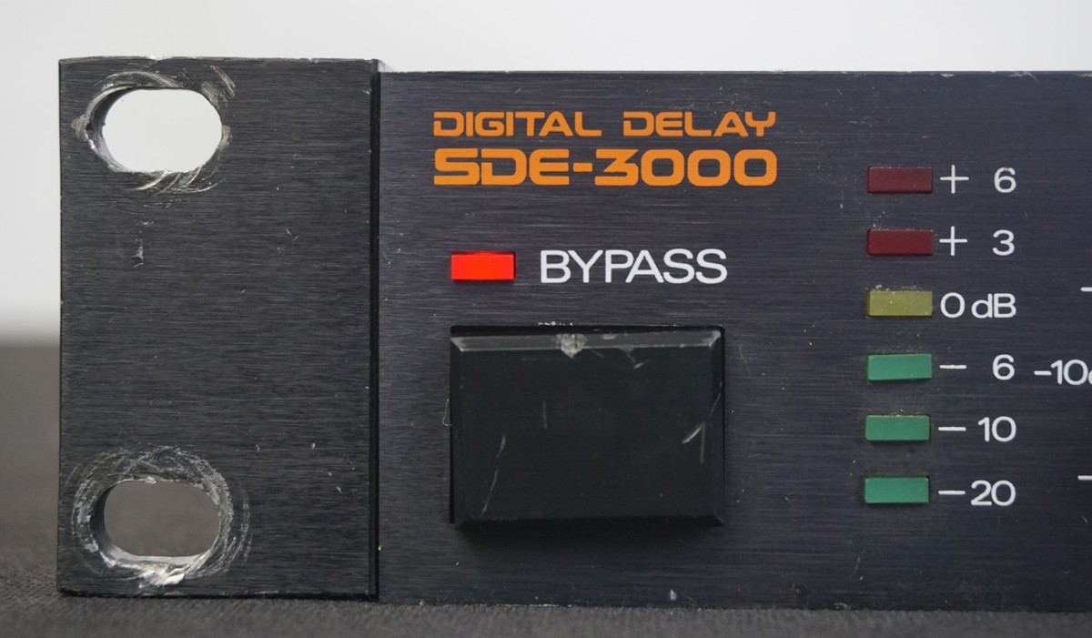 Roland Digital Delay SDE-3000 Vintage 80's 1U Rack Mount Effects