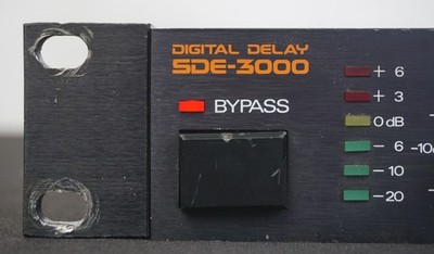 Roland Digital Delay SDE-3000 Vintage 80's 1U Rack Mount Effects