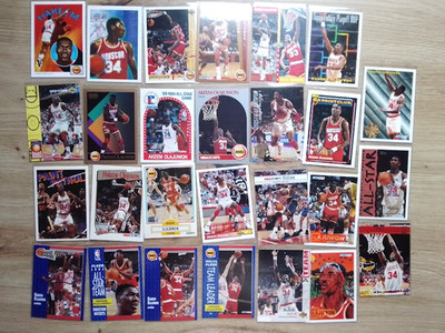 Basketball NBA Konvolut 27 Karten Hakeem Olajuwon Upper Deck Fleers etc Vintage