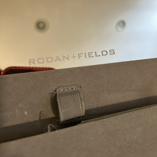 RODAN And FIELDS Silver Leather Makeup Jewelry Accessory Box / Travel Case - Picture 9 of 10