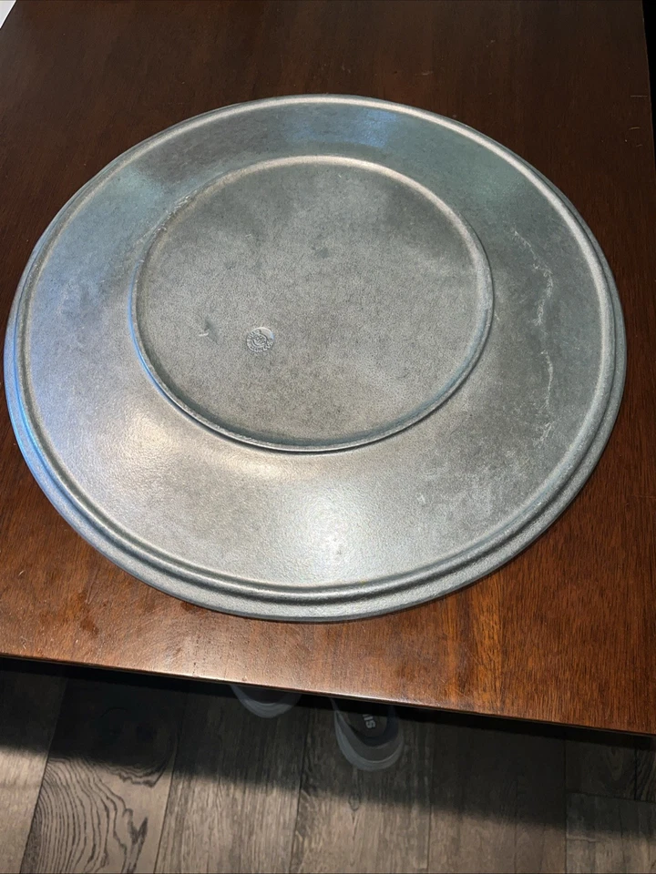 Bandeja para servir peltre Wilton Armetale William Mary 17 3/4" Foto 4 de 4