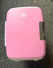 CUQOO 4L Mini Fridge Table Top USB Freestanding Single Door Pink/White
