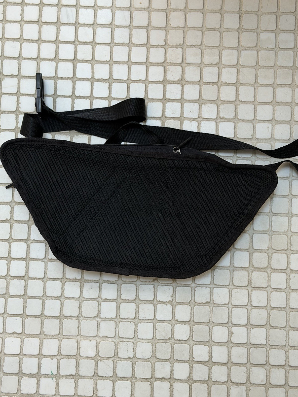 ATHLETA EXCURSION CROSSBODY LARGE SLING BELT BAG … - image 3