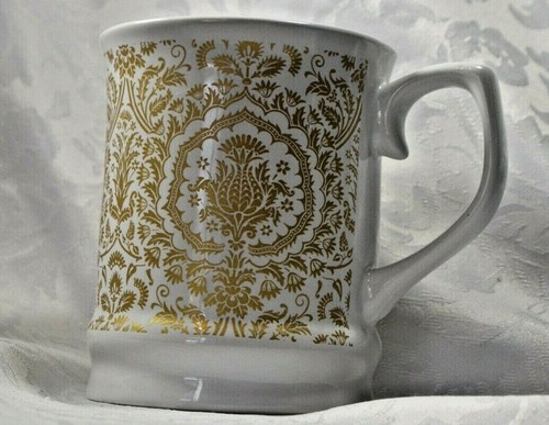 Signature Housewares Gold Damask Coffee Mug 2014 Stoneware Tea Cup Room Creative - Imagen 3 de 8